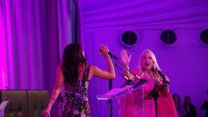 auctioneer high five